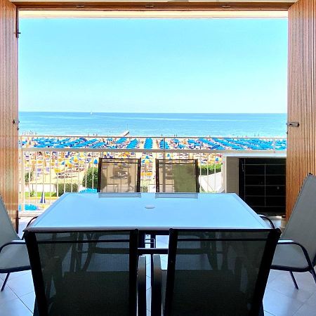 Fronte Mare Stupenda Terrazza Piramide Jesolo Lido Carraro Immobiliare - Family Apartments Екстериор снимка